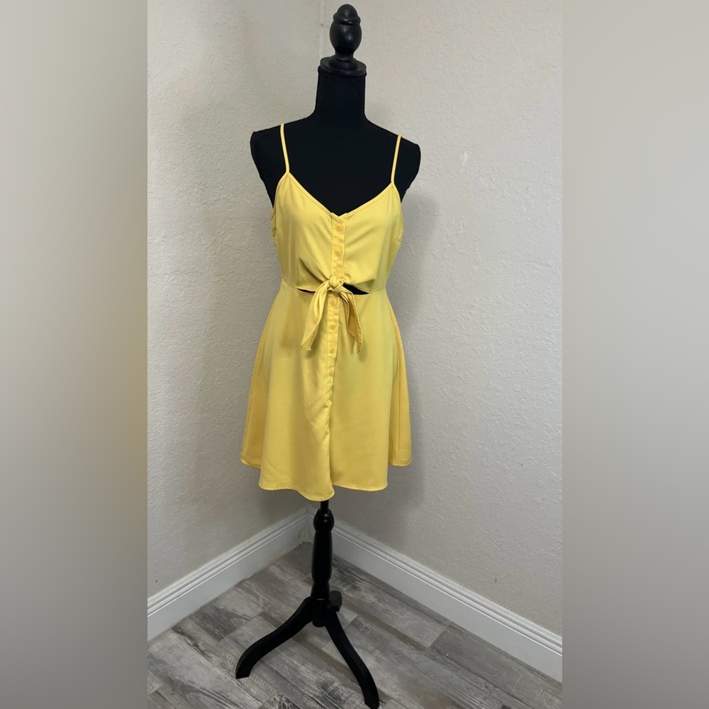 Forever 21 Yellow Skater Dress Size M